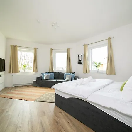 Deluxe - 1 & 2 Bedroom - Zentral - 10 Min Messe Apartment *