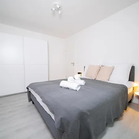 Apartment Deluxe - 1 & 2 Bedroom - Zentral - 10 Min Messe *