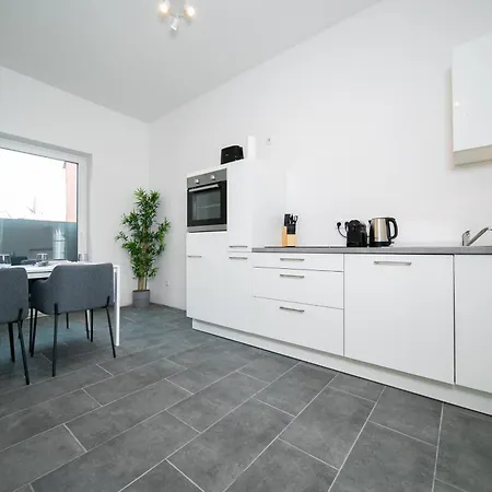 Apartment Deluxe - 1 & 2 Bedroom - Zentral - 10 Min Messe