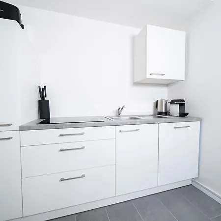 Deluxe - 1 & 2 Bedroom - Zentral - 10 Min Messe Apartment *