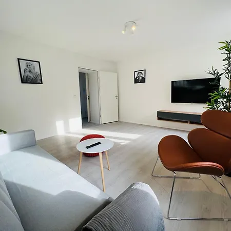 Deluxe - 1 & 2 Bedroom - Zentral - 10 Min Messe Apartment *