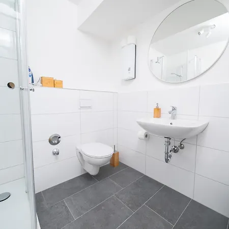 Apartment Deluxe - 1 & 2 Bedroom - Zentral - 10 Min Messe
